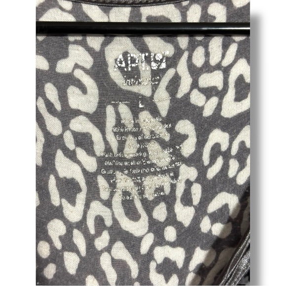 Apt. 9 Gray and White Leopard Print V-Neck Long Sleeve Loose Fit Mini Dress - Picture 14 of 14